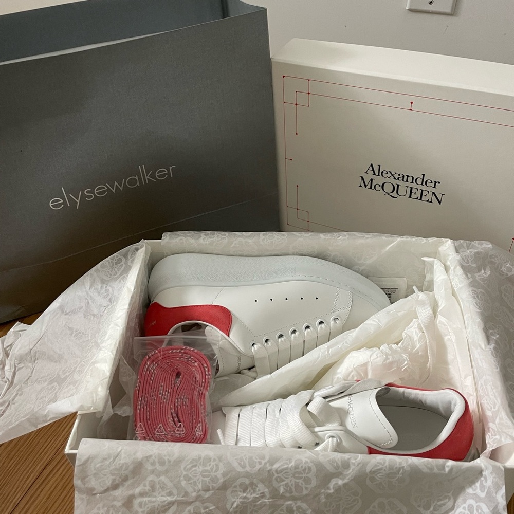 NWT ALEXANDER MCQUEEN OVERSIZED SNEAKERS